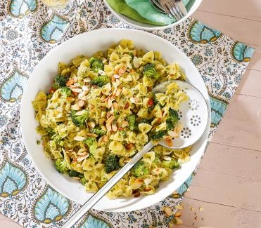 pasta-broccoli-thymian-mandel-pesto.jpg